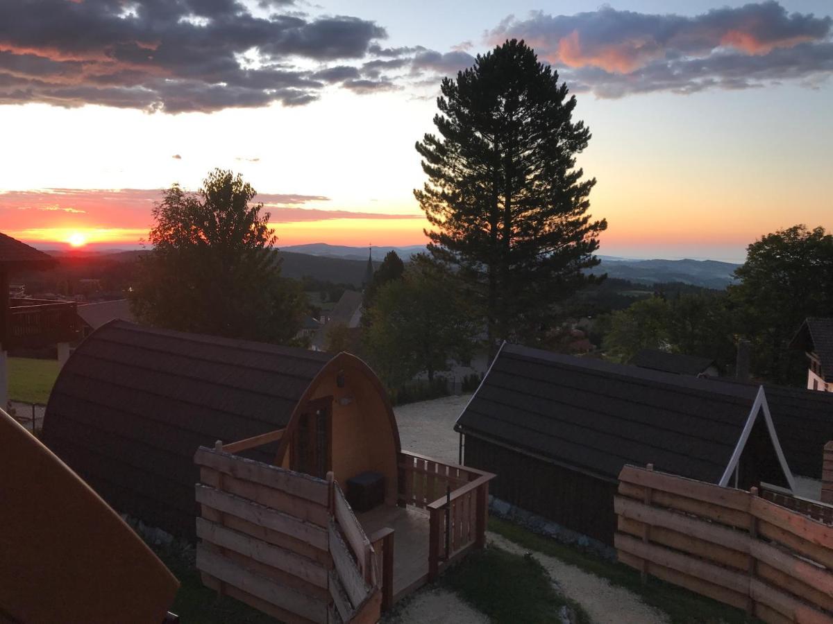 فندق Glamping Park Mönichkirchen المظهر الخارجي الصورة
